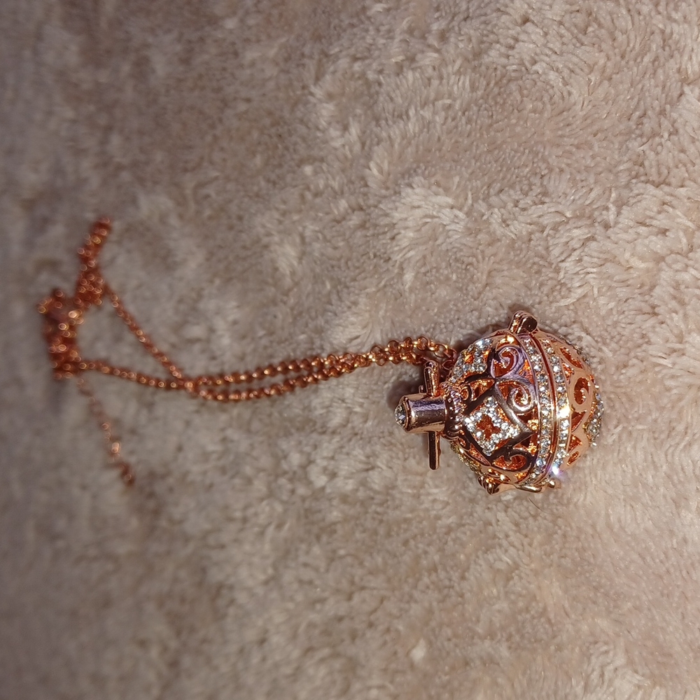 Locket Pendant Ball Defuser Necklace